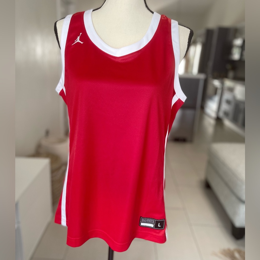 Nike Dri-Fit Jordan, women top, size L  NWOT